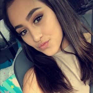 Meet your Posher, Leanne