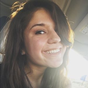 Meet your Posher, Lexie