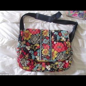 Vera Bradley messenger bag in Happy snails!