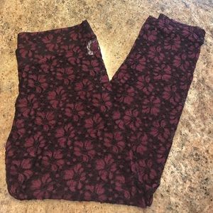 American Eagle Lace Leggings