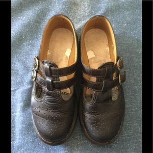 8065 Dr Martens size 8 US women, EU 39