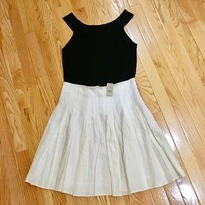 White Linen pleated skirt- NEW WITH TAGS from LOFT