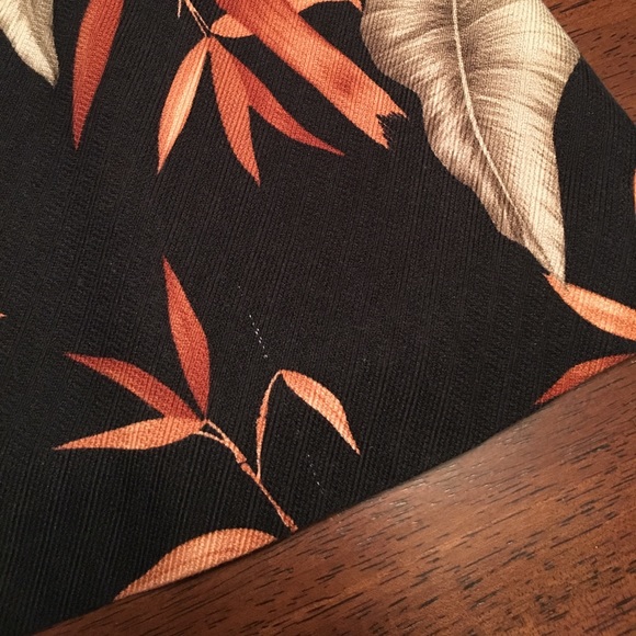 Tommy Bahama - sleeveless top - size 2 - Picture 6 of 6