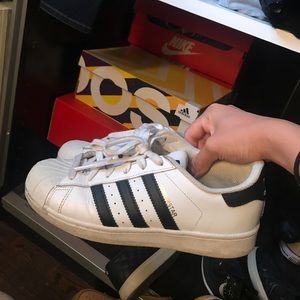 Adidas superstars
