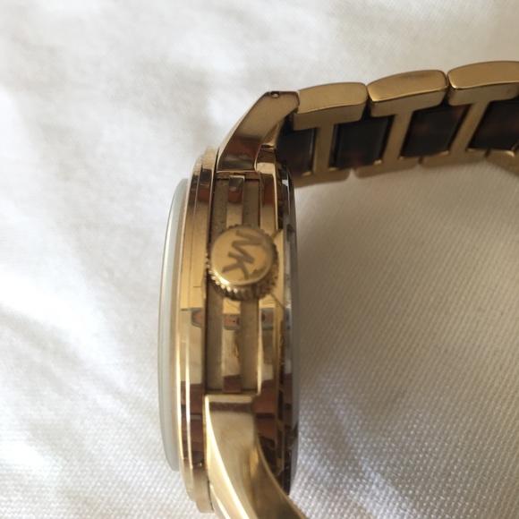 AUTHENTIC MICHAEL KORS WATCH NWOT