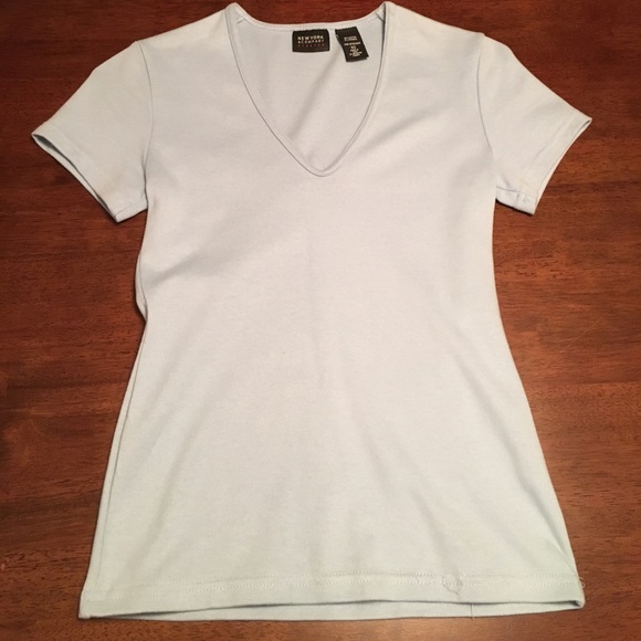 NY&Co -- light blue top -- XS - Picture 1 of 4