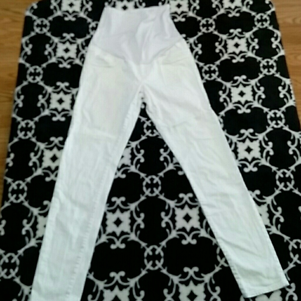 White maternity skinny jeans