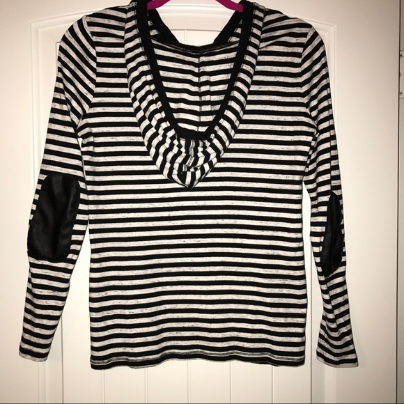 Calvin Kline performance hoodie. - Picture 2 of 7