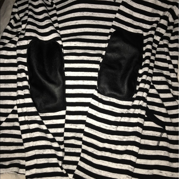 Calvin Kline performance hoodie. - Picture 3 of 7