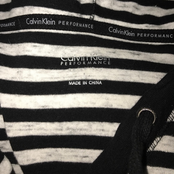 Calvin Kline performance hoodie. - Picture 4 of 7
