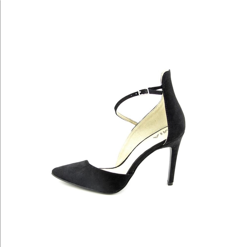 NIB. Mia Black Suede Pumps Size 8.5. Never Worn.