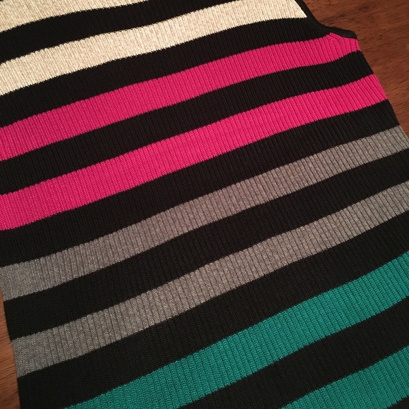 Dana Buchman -- sleeveless turtleneck -- small - Picture 4 of 4