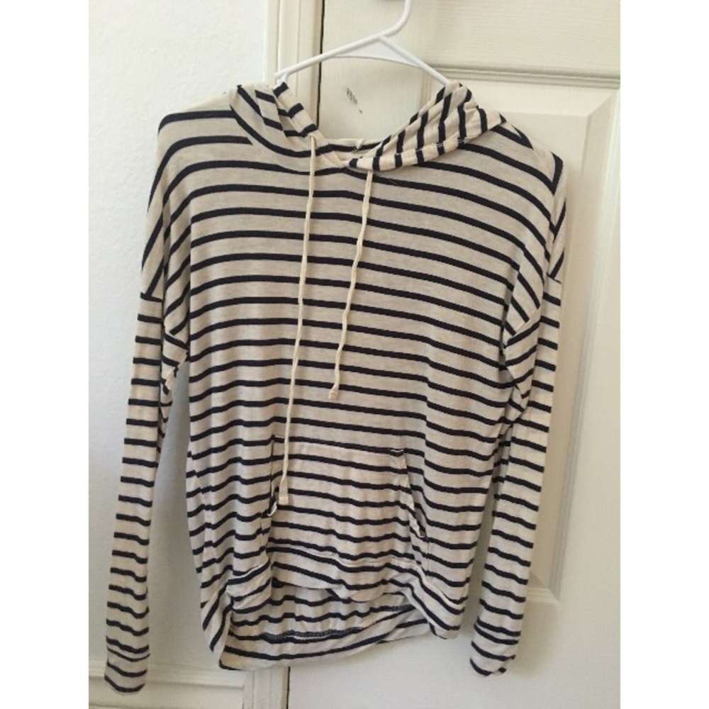 Long sleeve thin sweater