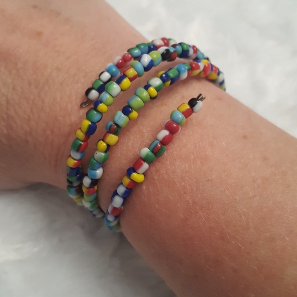 FREE fun colorful beaded bracelet! ;) FREE