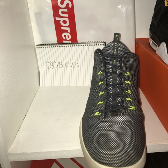 Nike size 12 hyper fresh - Picture 2 of 3