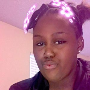 Meet your Posher, Deniqua