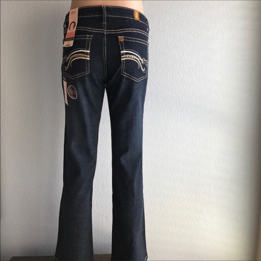 Wrangler rock47 aura jeans boot cut dark wash.