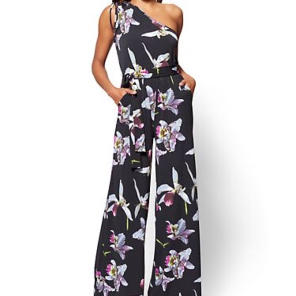New! Floral jumpsuit!! Gorgeous!! Cruise wear! Summer!!