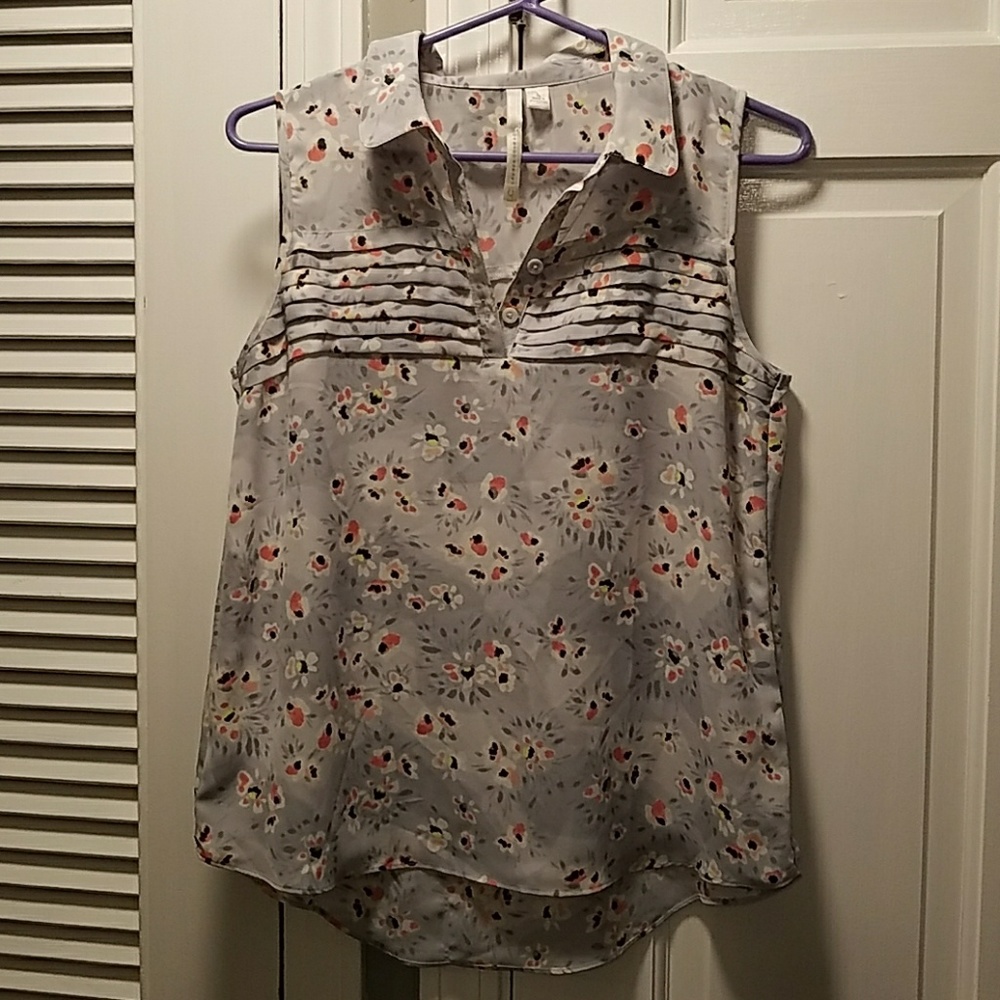 Lauren Conrad shirt size small