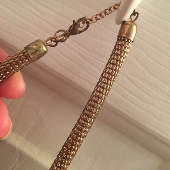 White and Gold necklace - Picture 3 of 3