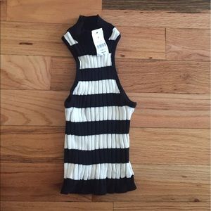 NWT LF stretch knit crop top size S