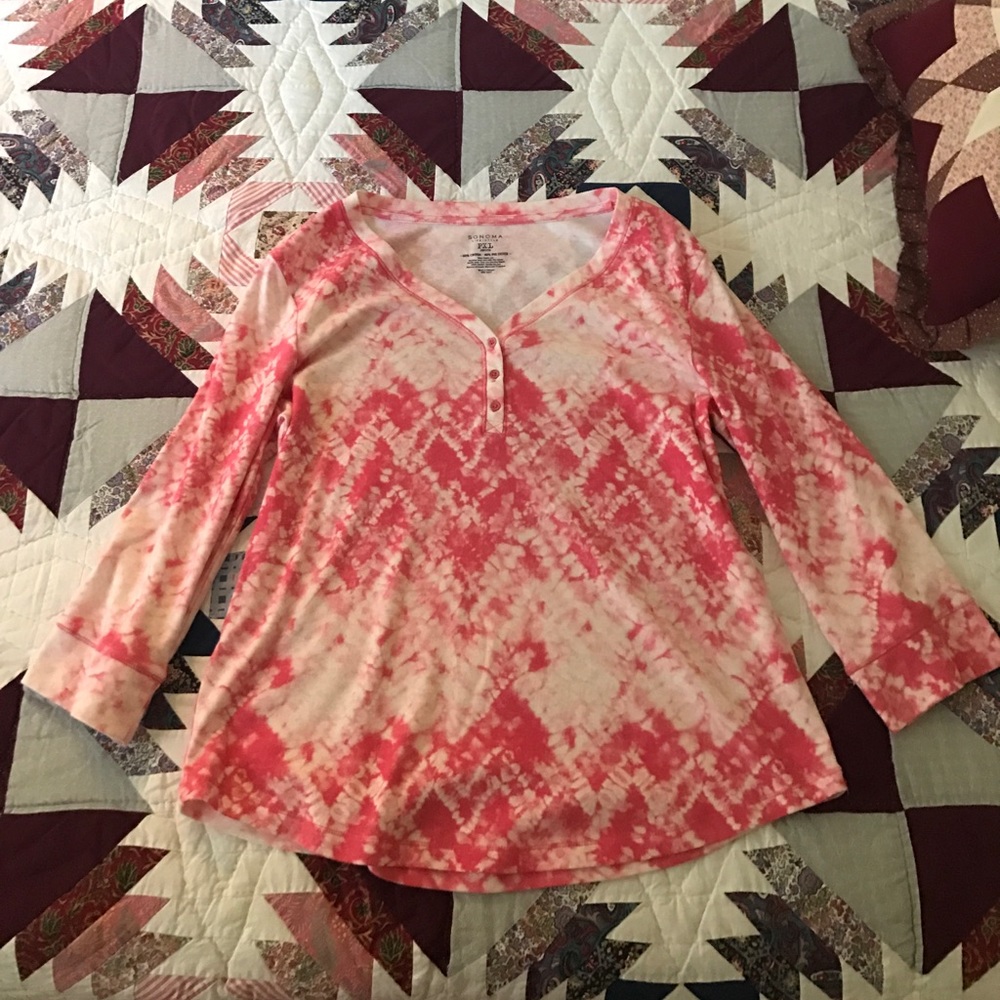 Woman's 3 quarter sleeve shirt