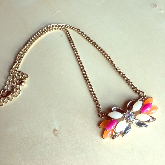 💝 Flower necklace - Picture 2 of 5