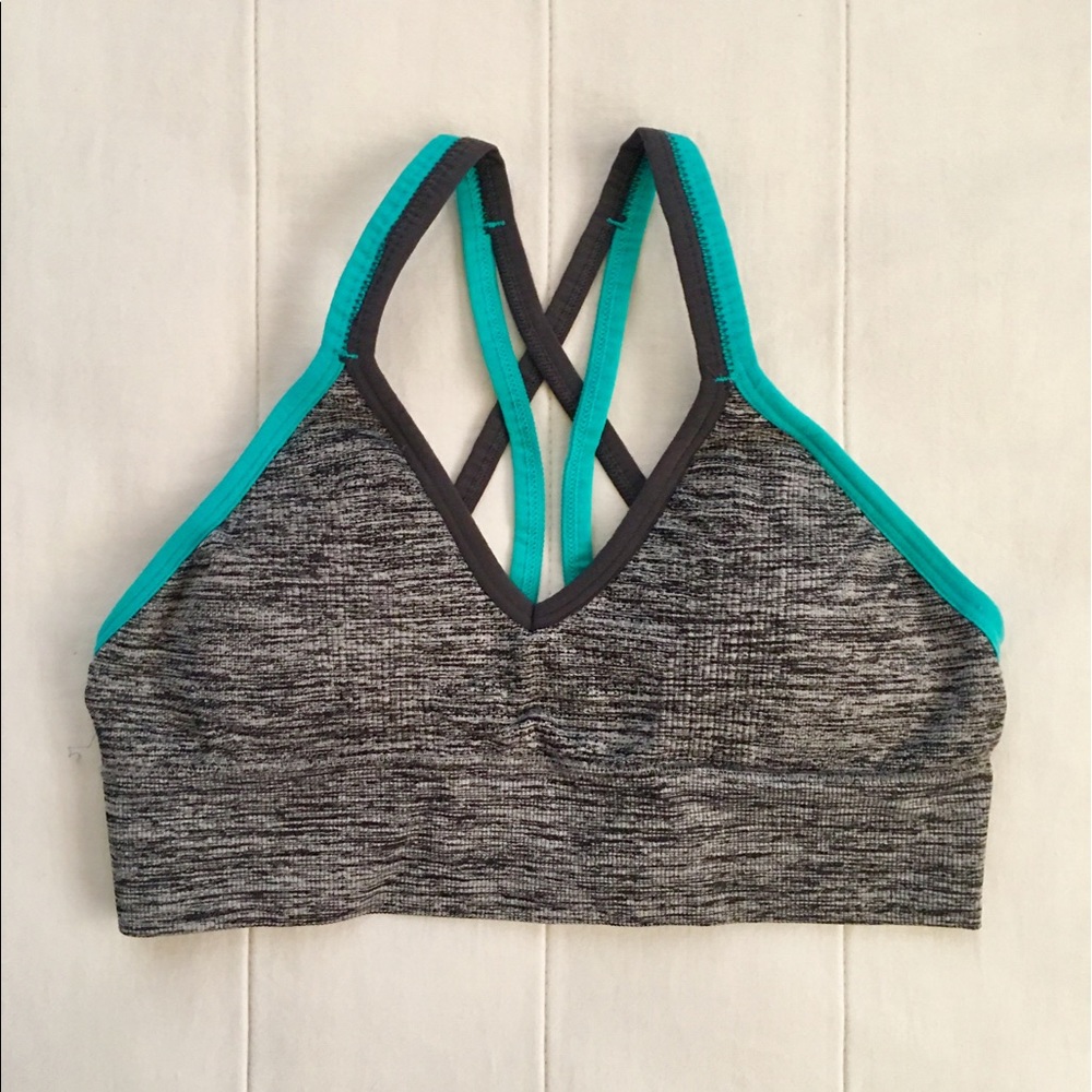 SO / Criss-Cross Sports Bra