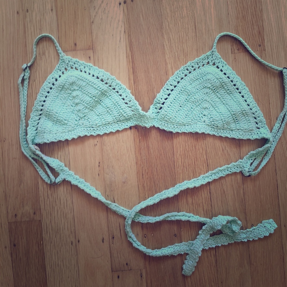 She made me mint crochet top