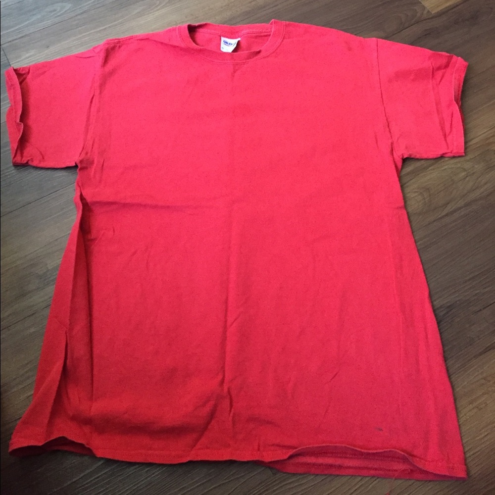Gildan tee
