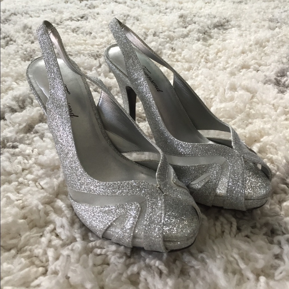 Lulu Townsend Natasha heels size 7.5