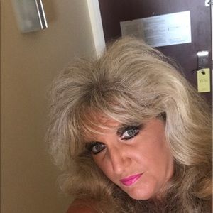 Meet your Posher, Michele