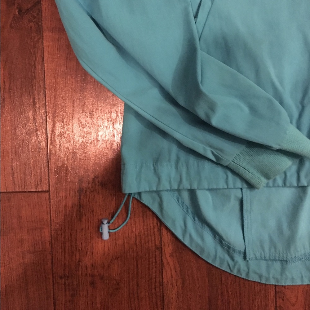 Lilly Pulitzer pullover! - Picture 3 of 3