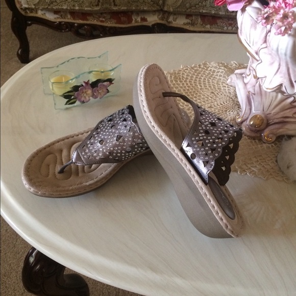 Shoes - Picture 2 of 4