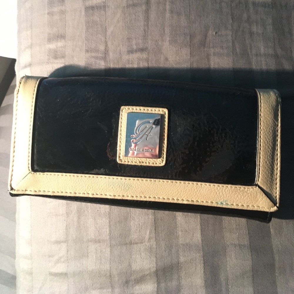 Cute neutral wallet