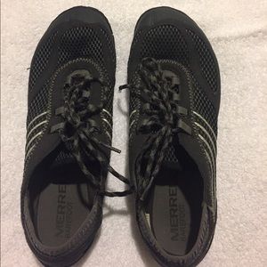 Merrell black pace glove