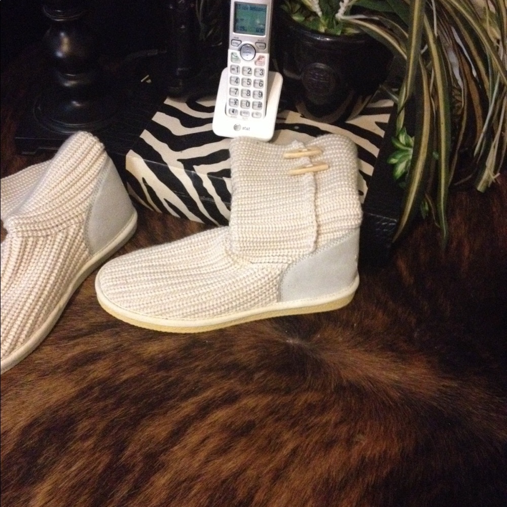 Bearpaw boots