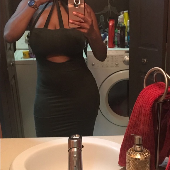 Dress - Picture 3 of 3