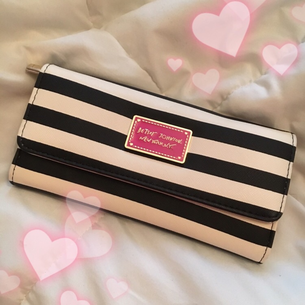 👛Betsey Johnson Wallet👛
