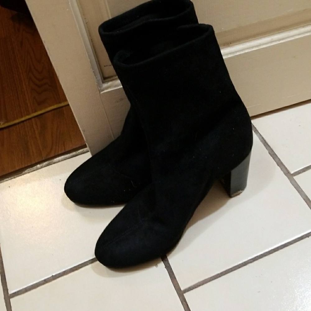 Vince camuto boots size 9