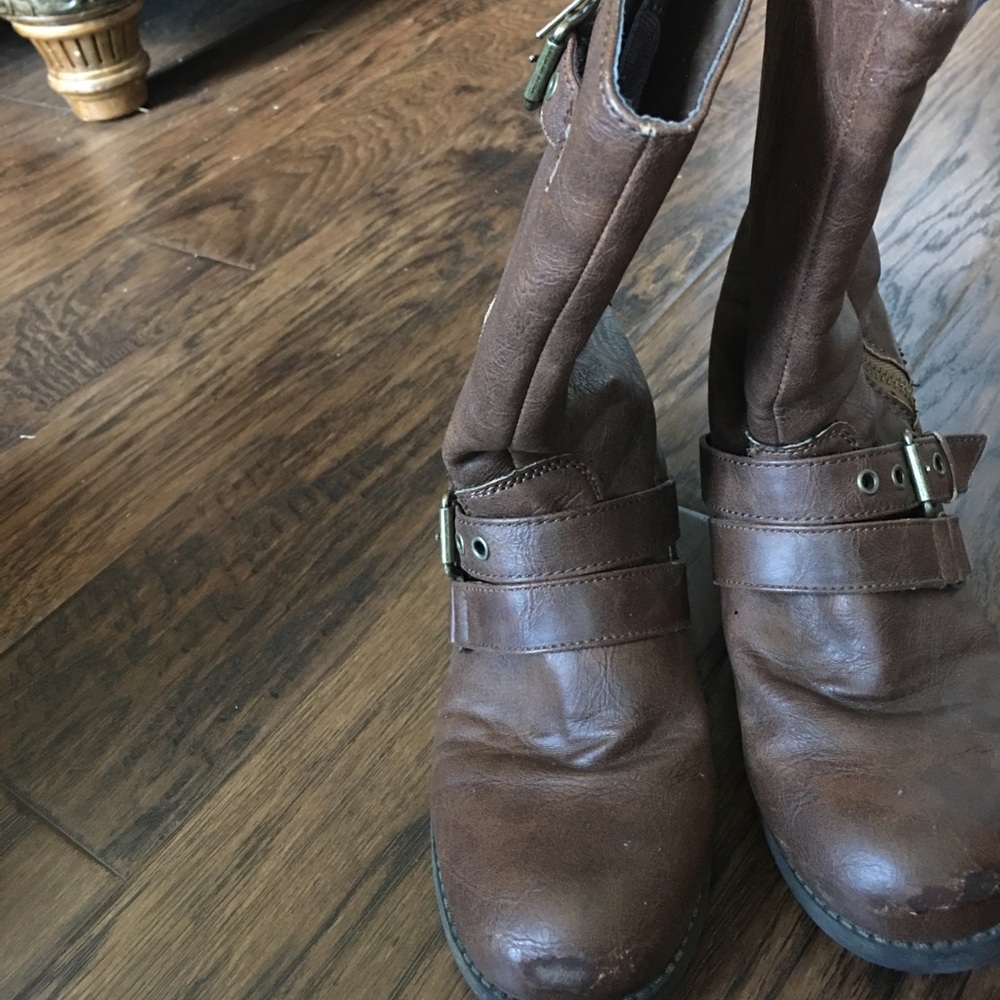 Y'all brown boots girls