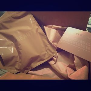 Kkw beauty contour kit. Shade- dark. Unopened