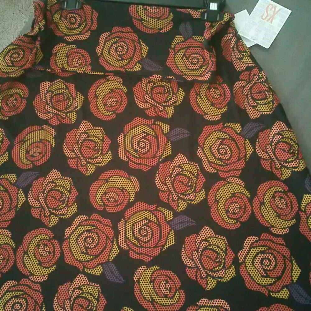 Lularoe Maxi Skirt Roses 🦄