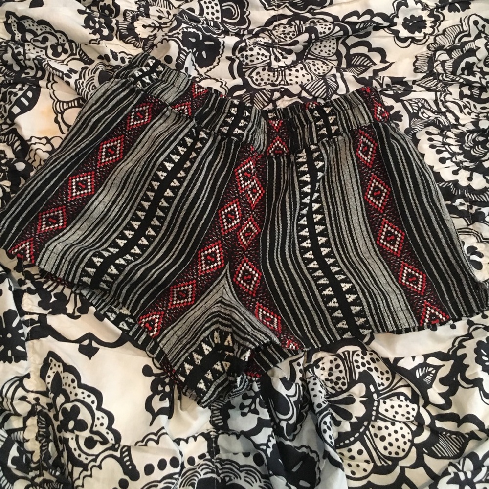 aztec pronted shorts has an elastic waist