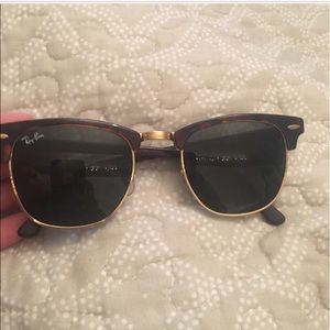 ON HOLD💕💕💕💕