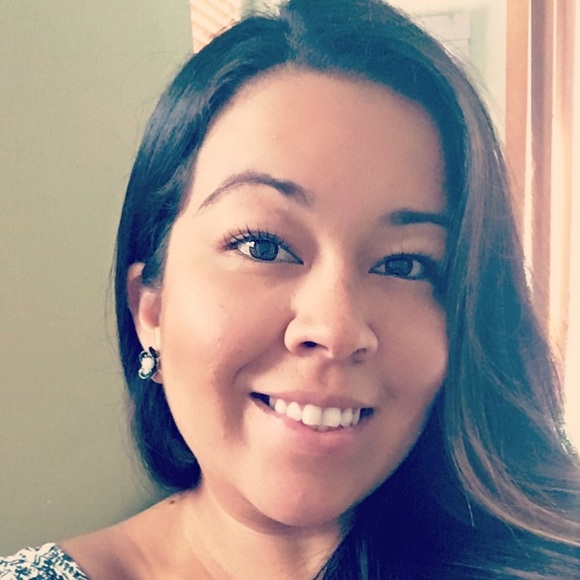 Meet your Posher, Jennifer - Picture 2 of 2