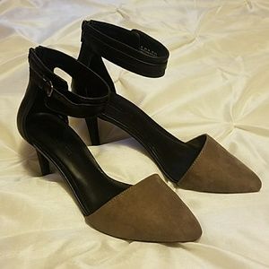American Eagle Outfitters Kitten Heels - Size 9