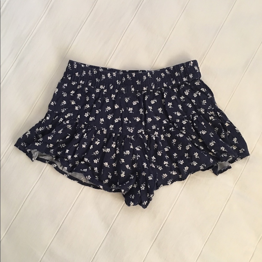 FOREVER 21 / Floral Shorts
