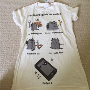 NWT Pusheen Selfies Graphic Tee