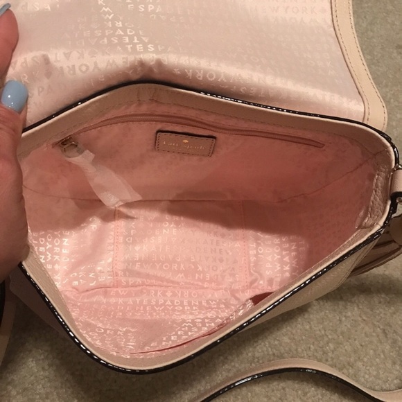 1 hour sale‼️Kate ♠️ Spade Adelaide crossbody - Picture 7 of 8